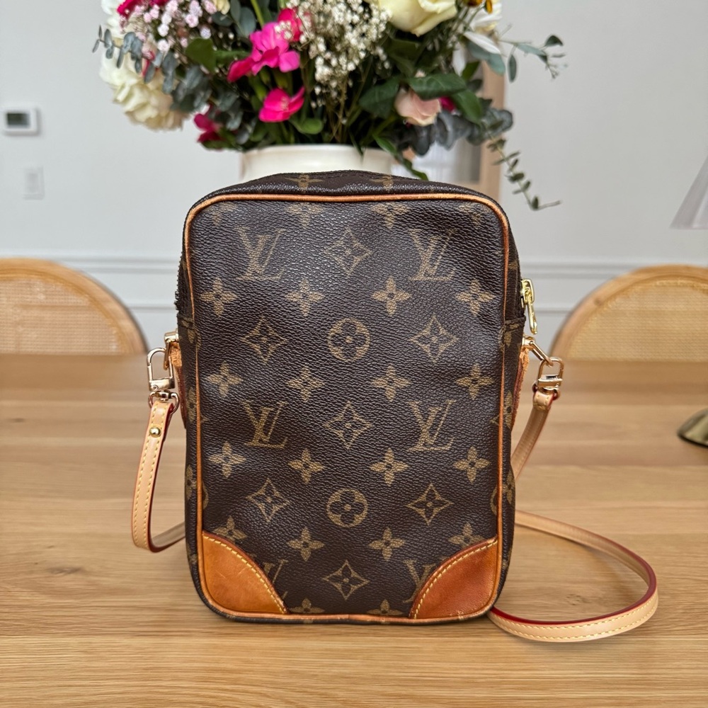 âś…AUTHENTICâś…LOUIS VUITTON DANUBE BAG - Picture 3 of 13